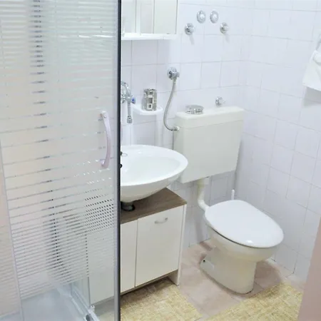 Apartment Ferienwohnung Fur 4 Personen Ca 45 Qm In Srima, Dalmatien Norddalmatien - B60466