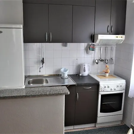 Apartment Ferienwohnung Fur 4 Personen Ca 45 Qm In Srima, Dalmatien Norddalmatien - B60466