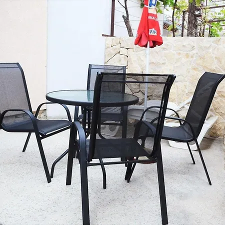 Ferienwohnung Fur 4 Personen Ca 45 Qm In Srima, Dalmatien Norddalmatien - B60466